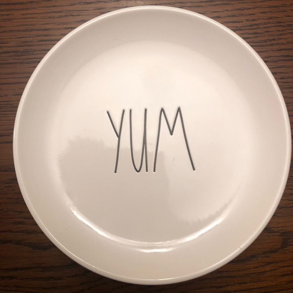 Rae Dunn set of 4 plates YUM